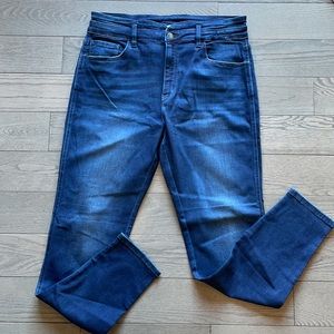Kancan Signature Kurvy Ultra High Rise Ankle Jean size 32